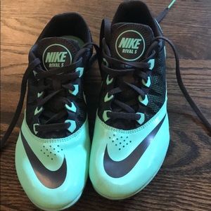 Nike women’s Rival S track spikes shoes